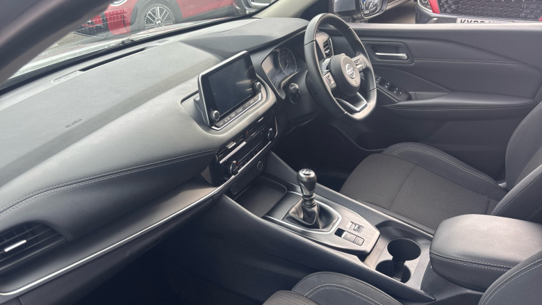 Nissan Qashqai 1.3 DiG-T MH Acenta Premium 5dr Petrol Hatchback